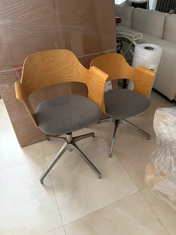 Set of 2 Wooden Shell Office/Meeting Chairs with Swivel Bases