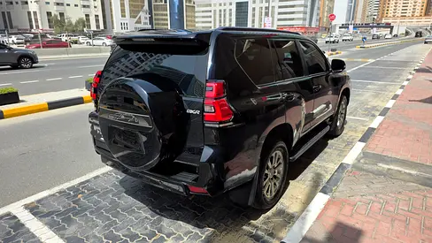 Toyota Prado GXR 2021 GCC Specs - Excellent Condition, genuine low milage, service history.