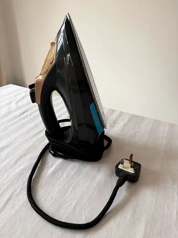 Phillips Perfectcare Powerlife SteamGlide Plus Iron