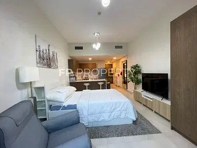 FULLY FURNISHED UPGRADED NEXT TO CIRCEL MALL