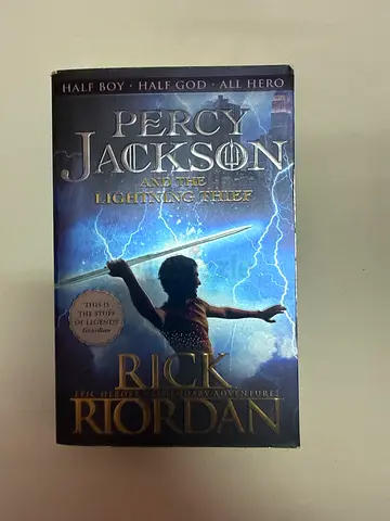 Percy Jackson  the Olympians: The Lightning Thief (Rick Riordan) - Paperback
