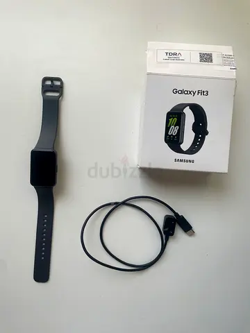 Samsung Galaxy Fit3 smartwatch with original box and charger