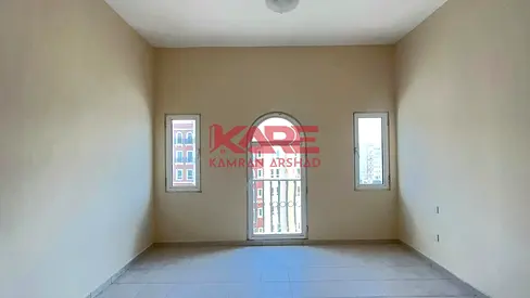 SPACIOUS 2 BEDROOM WITH STORE FOR RENT