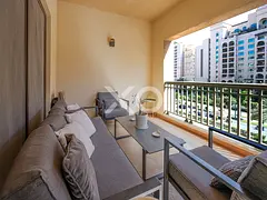 Furnished / Updated C Type | Close to Mall