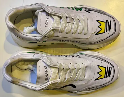 New White Dolce & Gabbana men's sneakers with graphic crown design, size 40