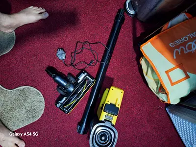 Handheld Cordless Vacuum Cleaner 21.6V Li-ion excellent working Condition