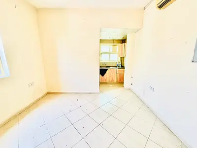 Ready to Move || Spacious Studio Available for Family || School Zone