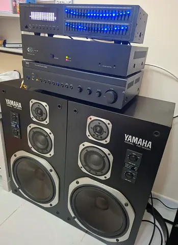Vintage stereo set up for sale.