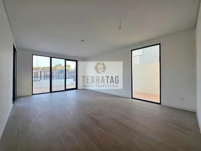 LARGE CORNER TOWNHOUSE | LANDSCAPED | 4 BHK
