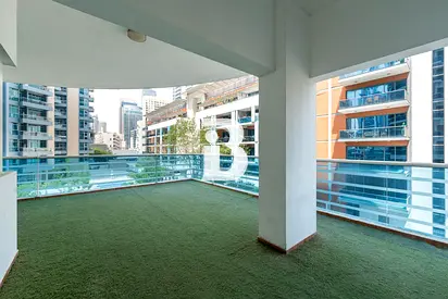 Cascades Tower – Big Balcony – Waterfront Living