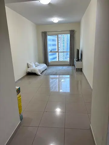 2BR + MAIDROOM | HIGH FLOOR | Lake Point Tower | Balcony