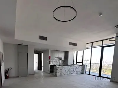 Spacious Layout | High Floor | Golf Course View