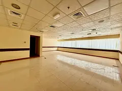 Luxury Offic big size 1k sqft muwaileh Sharjah