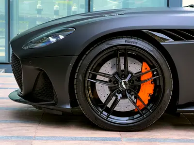 2020 Aston Martin DBS 照片 3