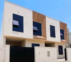 25-year warranty on roof insulation / first resident / wide rebound in front of the villa