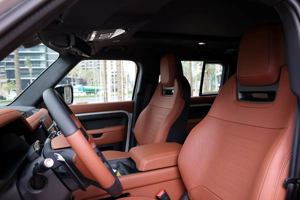 Land Rover Defender 2026