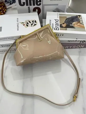 Fendi Ladies hand bag 💼