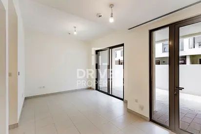Semi Detached | Vacant | Family Friendly Community