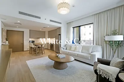 CORNER UNIT | FULLY UPGRADED | VACANT