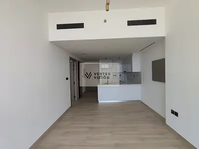 Vacant | Spacious Layout | Prime Amenities