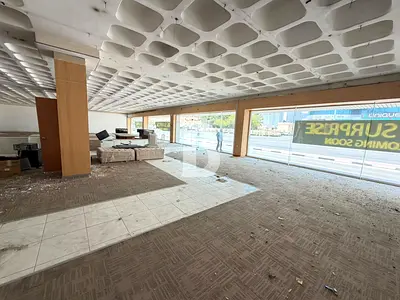 Road facing 10000 sqft Showroom |Prime Location