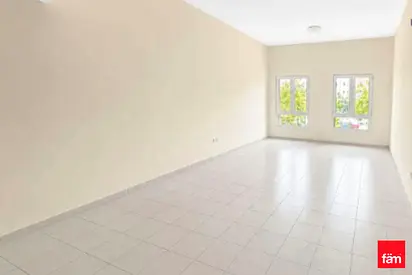 Spacious Unit | Well Maintained | Near To Metro