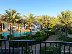 Single Row | Backing into Park and Pool | Ready