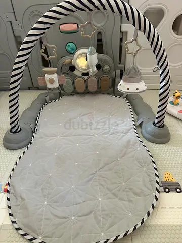 Baby play mat with music and lights