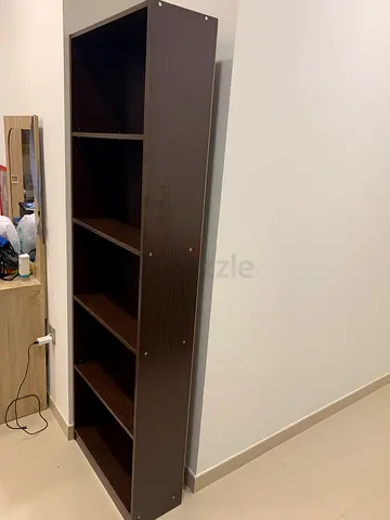 Dark brown 5-shelf tall bookcase / storage unit - good condition