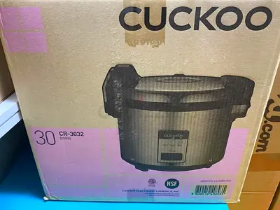 Cuckoo CR-3032 30-Cup Rice Cooker Brand New in box