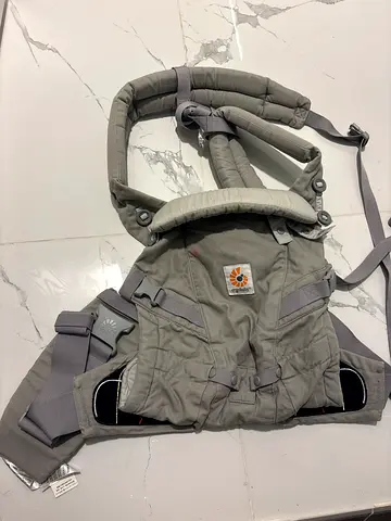 Premium Quality Ergobaby - Ergonomic Baby Carrier / Babywearing Front and Back Carrier - Grey