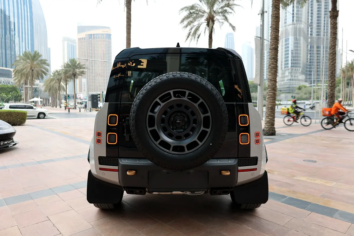 Land Rover Defender 2026