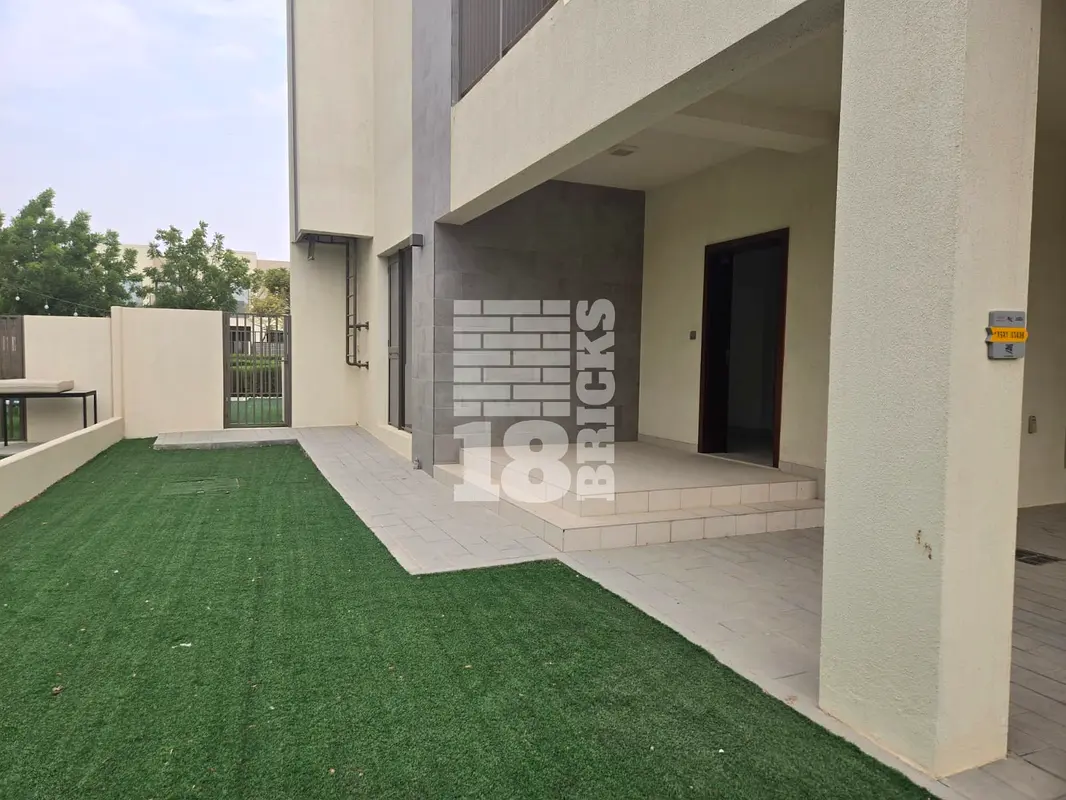Single Row l 4 Bedroom + Maid l Back To The Park