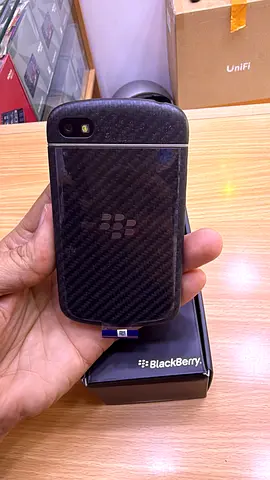 BlackBerry Q10 Mobile Phone
