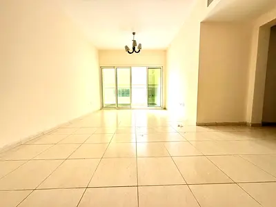 Luxury 2bhk 2bathroom with balcony maintenance free 48k rent 4cheque payment only for family