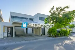 Corner 5BR+M | Landscaped Garden | Ready To Move