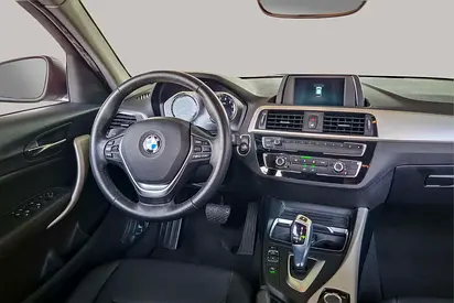 صورة 10 لـ 2018 BMW 1-SERIES