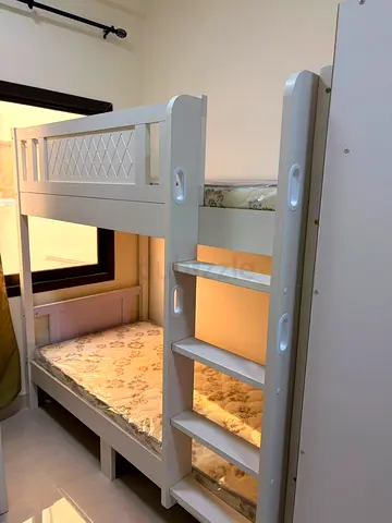 Ladies bed space available in new apartment Karama