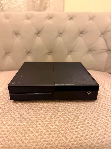 Xbox one 1TB with 2 controllers and games