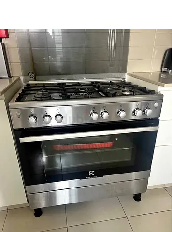 Electrolux 5 burner full gas cooker 90 x60 cm perfect working