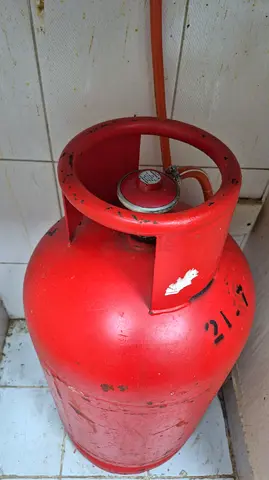 Red LPG Gas Cylinder - 21kg (Used)