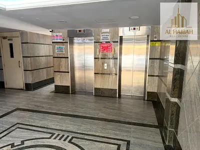 للبيع مبنى تجارى فى مويلح موقع متميز