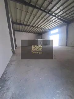 Electricity capacity: 100 amps; includes an office, two bathrooms, and a kitchen; suitable for all c