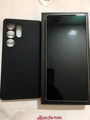 Samsung Galaxy S25 Ultra with matte black silicone case - unused in box