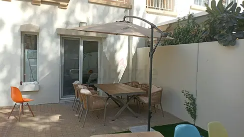 Outdoor dining table set with parasol and 6 chairs - good condition