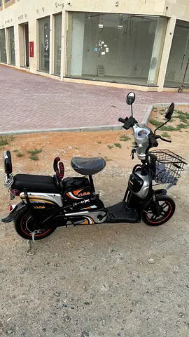 Electric moped / e-bike with basket — new working condition