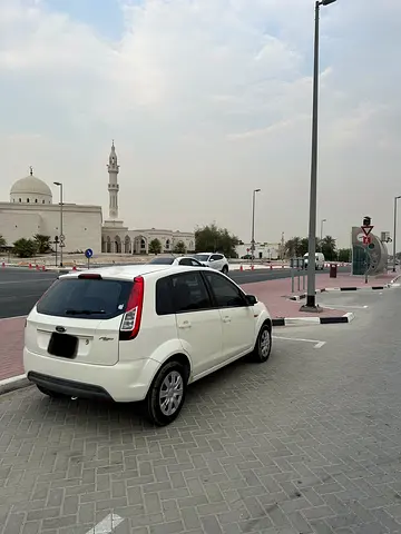 2015 FORD FIGO 照片 5