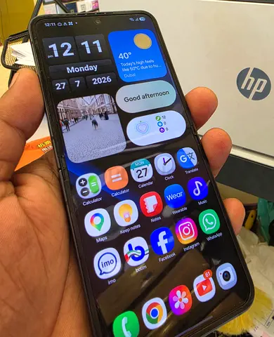 Galaxy z fip 6 512 TDRA. Neat clean DUAL SIM