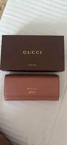Authentic Gucci Leather Wallet with Box