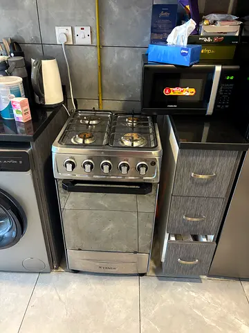 Used freestanding gas cooker with oven - good working condition
